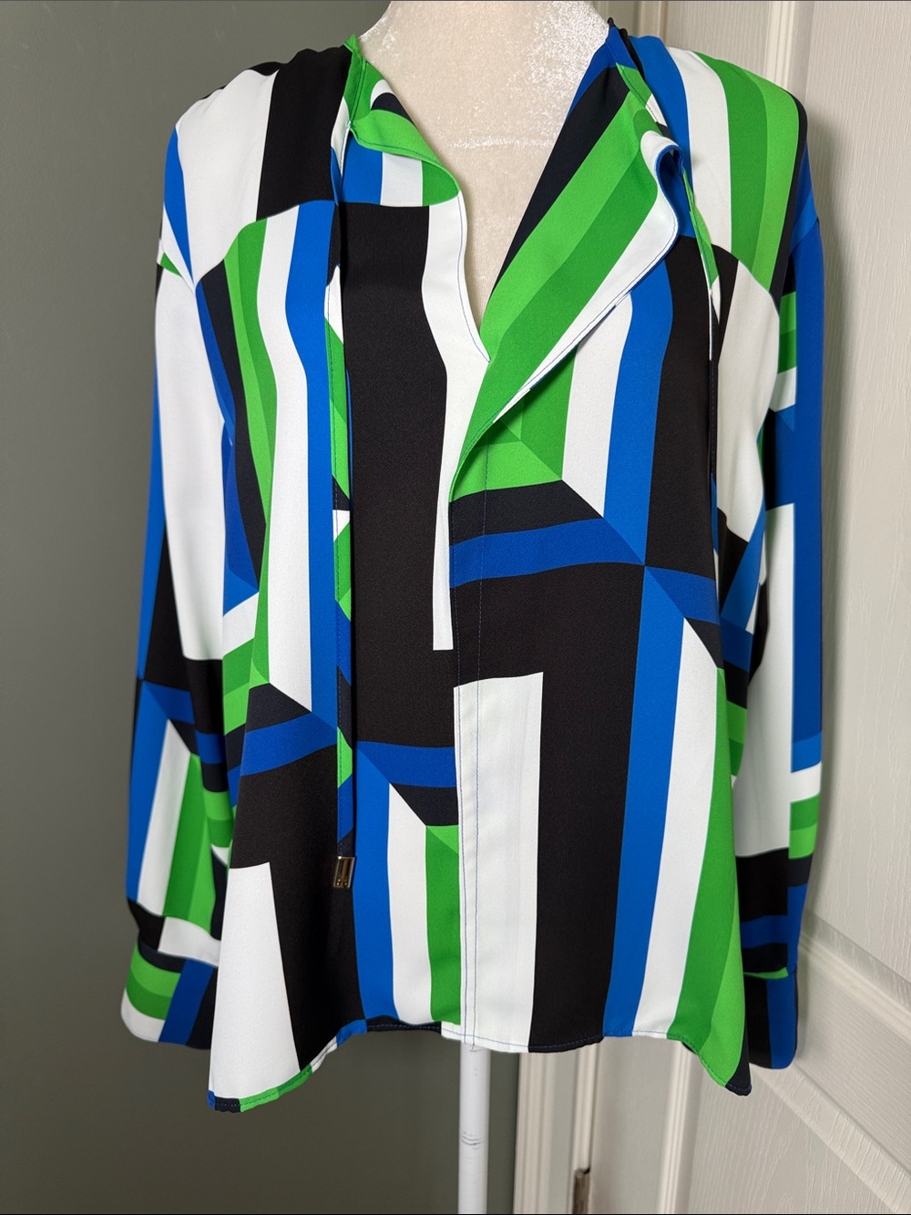 Halston NWT Geometric Print Tie Neck Long Sleeve Blouse Green Blue L